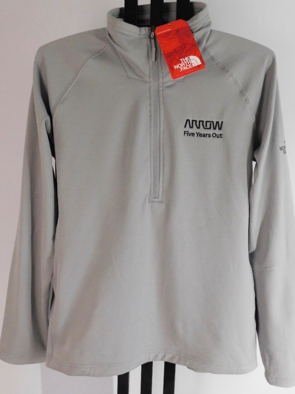 NWT The North Face Men's Large Mountain Peaks 1/4 Zip Fleece Mid Grey Arrow Logo